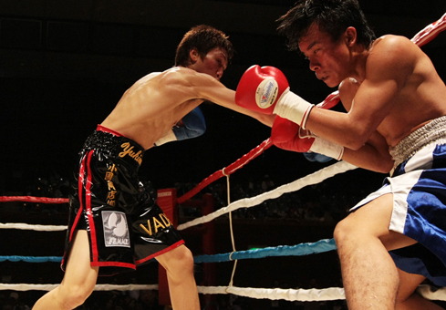 プロデビュー戦をKO勝ちした小國以載選手