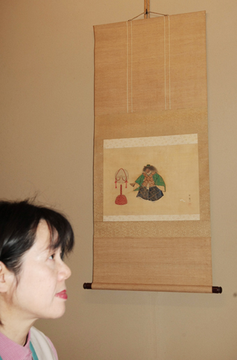 「能面と謡本展」に合わせて特別展示されている鈴木百年の能画