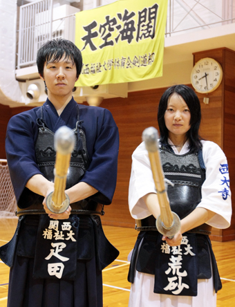 関西福祉大勢として初めて個人戦で全日本学生選手権へ出場する疋田、荒砂両選手