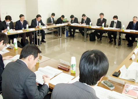 初会合が開かれた東・西播磨１５市町の「広域連携研究会」