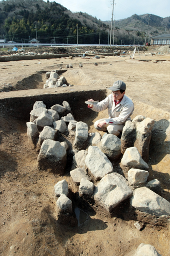 県内最大級の方形周溝墓が出土した有年牟礼・山田遺跡