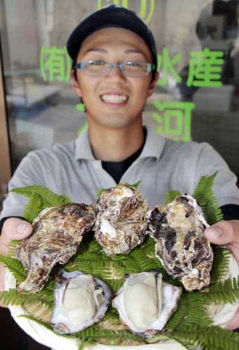 兵庫県下で初めてマガキの夏季出荷に成功した「なつみ牡蠣」