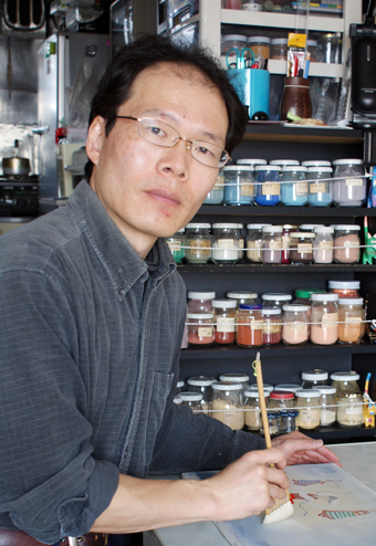 日本画画業30年で初めて絵本作画を手掛けた赤穂出身の日本画家、後藤仁さん