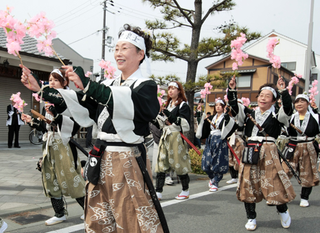 女人義士が華麗な演舞も披露した「大石神社　春の義士祭」