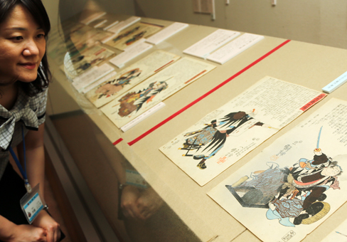 歴史博物館の特集展示で公開中の忠臣蔵錦絵「誠忠義士伝」