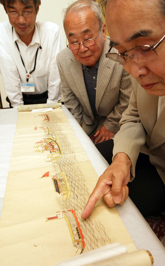 京丹後市の豪商に伝わっていた「坂越の船祭」の海上渡御を描いた絵巻