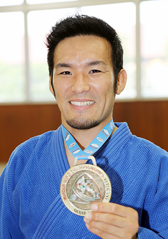 初出場の世界ベテランズ柔道で銅メダルを獲得した原田大輝さん