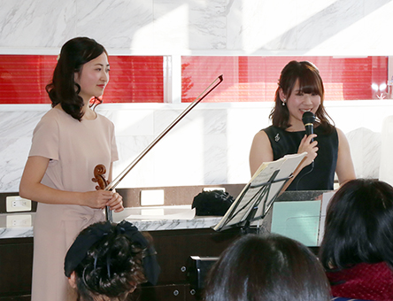 「１００万人のクラシックライブ」に出演した誉田真弓さん(右)と西尾安梨沙さん