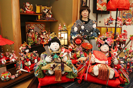 西川喜代子さんが愛情を込めて手作りした人形たち