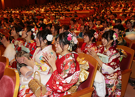 大人としての門出を祝った「成人祝賀式」
