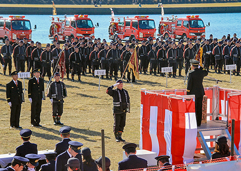 千種川河川敷で行われた消防出初式