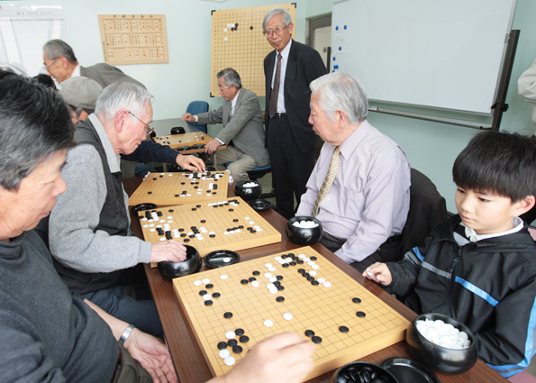 大人から子どもまで大歓迎の「赤穂楽碁会」碁会所