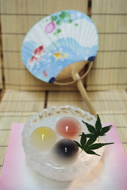 毎夏好評の水まんじゅう