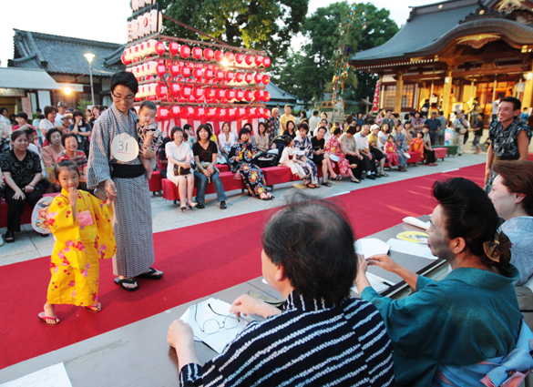 かわいらしい子どもたちも参加した「ゆかた自慢コンテスト」
