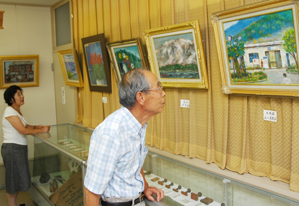 坂越まち並み館で開催中の油彩展