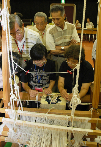 緞通製作体験も行った「赤穂歴史探訪の会」の学習会