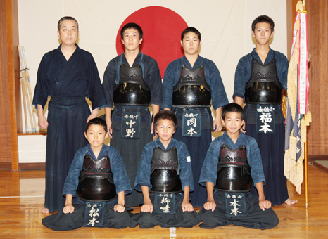 県民体育大会を連覇した赤穂中剣道部男子