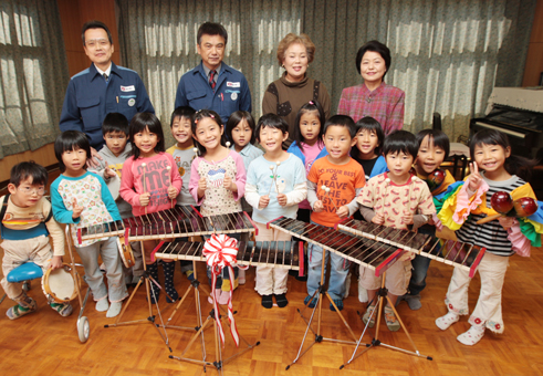 尾崎保育所に寄贈された木琴