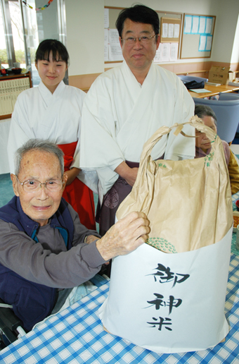 大石神社から贈られた“御神米”
