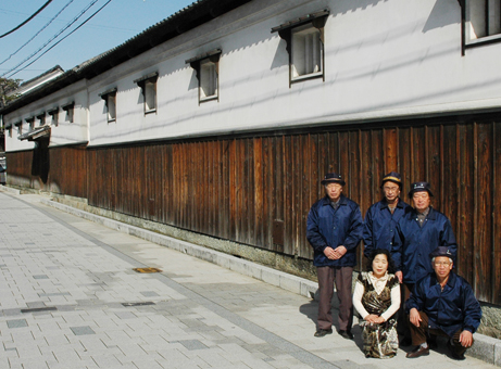 「人間サイズのまちづくり賞」を受賞した坂越地区の町並みと住民のみなさん