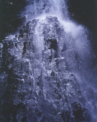 玉水久雄さんの作品「峻烈」