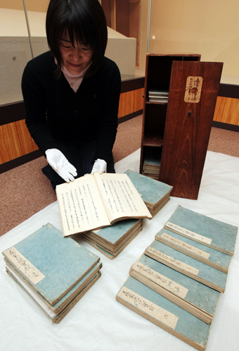 初めて一般に公開される「森家先代実録」の原本