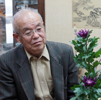 「つつじ賞」の萩原茂さん