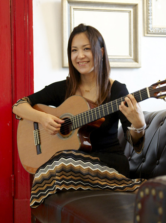 魅惑のステージが期待されるボサノバ歌手の高尾典江さん