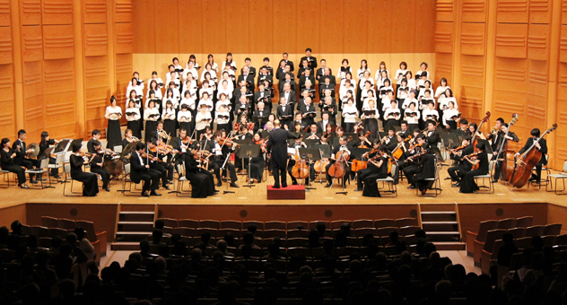 歓喜の歌をホールに響かせた第九演奏会