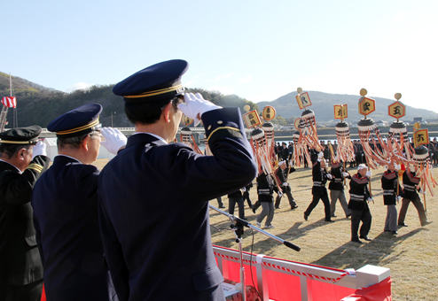 千種川河川敷で行われた消防出初式