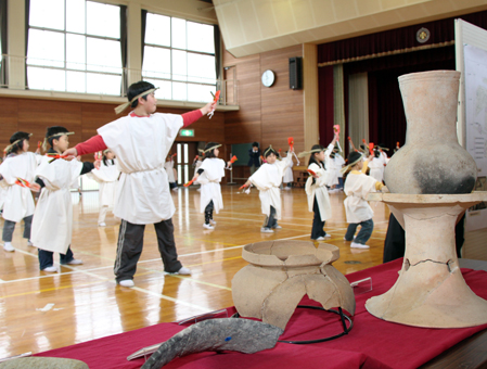 有年小体育館で行われた東有年・沖田遺跡公園15周年記念行事