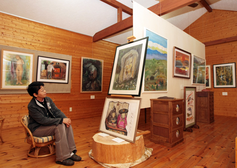 Æ£¸¶¾¼»°²èÇì¤È¤Î»×¤¤½Ð¤¬µÍ¤Þ¤Ã¤¿¥¢¥È¥ê¥¨¤Ç³«¤«¤ì¤ëºîÉÊŸ