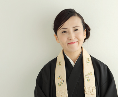 “歌う尼さん”やなせななさん