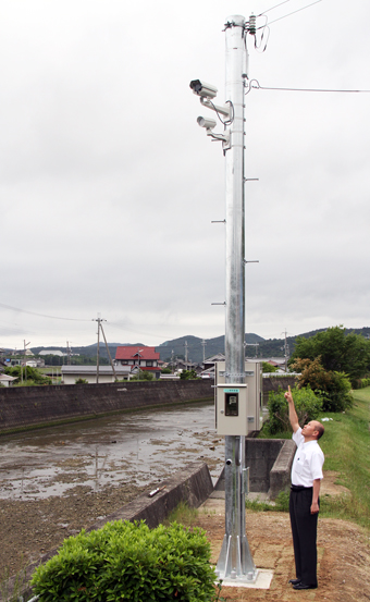 大津川に設置された河川監視カメラ