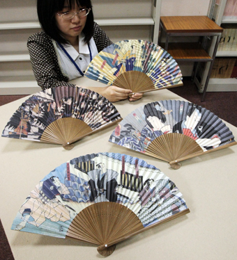 今年も新作=手前=が発売された忠臣蔵扇子