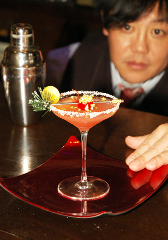 義士への思いを一杯に込めた「忠臣蔵カクテル」