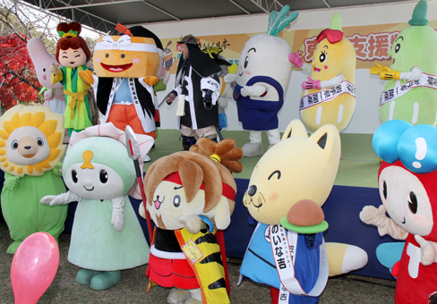 各市町のゆるキャラも集結した「陣たくん」誕生会