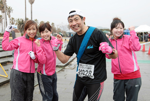 ゲストランナーの「森脇健児陸上部女子部」も元気に完走