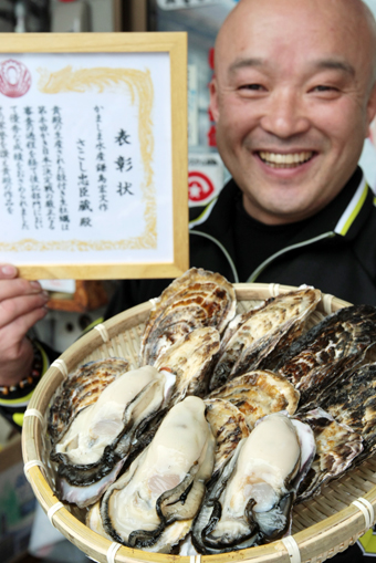 「かき日本一決定戦」で総合4位に入賞した「さこし忠臣蔵」