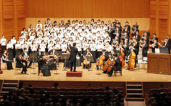 開館20周年を記念してハーモニーホール大ホールで行われた演奏会