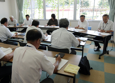 第三者委員の人選について説明も報告もなかった第8回赤穂市教育委員会。予定者リストはこの会議が始まる前に別室で配られた