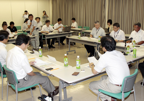 唐船海岸のぬかるみ問題について協議がスタートした対策検討委員会