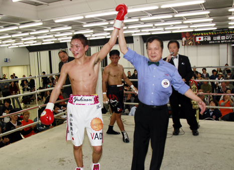 前王者との接戦を制して3度目の東洋太平洋王座防衛を果たした小國以載選手