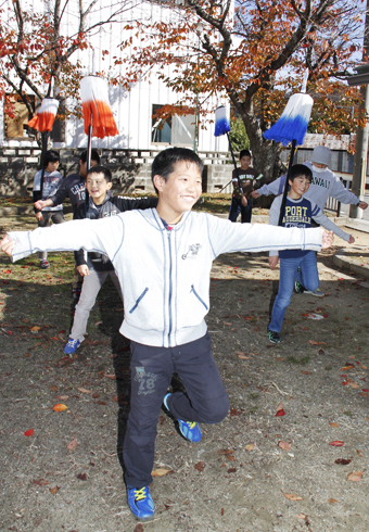 義士祭に向けて練習する子どもたち