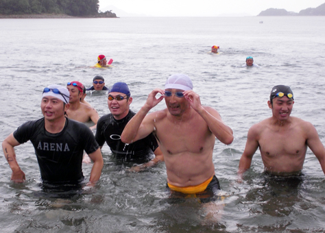 坂越湾で行われたオープンウオータースイミング講習会