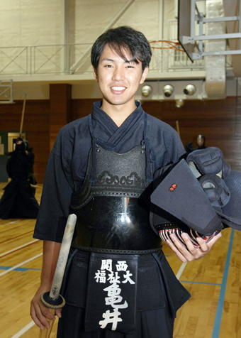 県学生剣道新人戦で優勝した亀井健太郎さん
