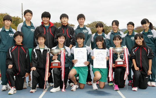 市中学駅伝で男女とも優勝した赤穂西