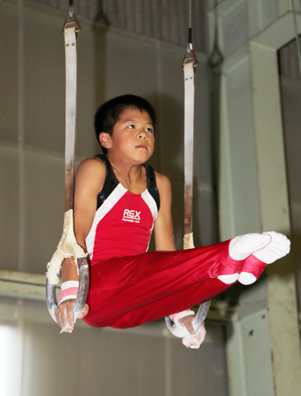 初の全国大会出場へ向けて熱心に練習する有政佑真君