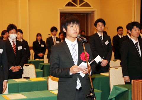 社会人としての意識を高めた「新入社員のつどい」