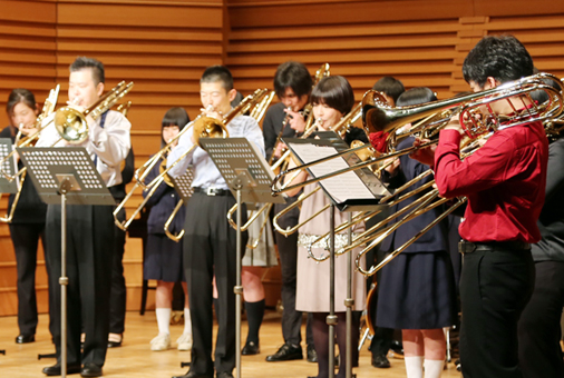 約40人の大編成で合奏した「赤穂トロンボーン・フェスティバル2014」